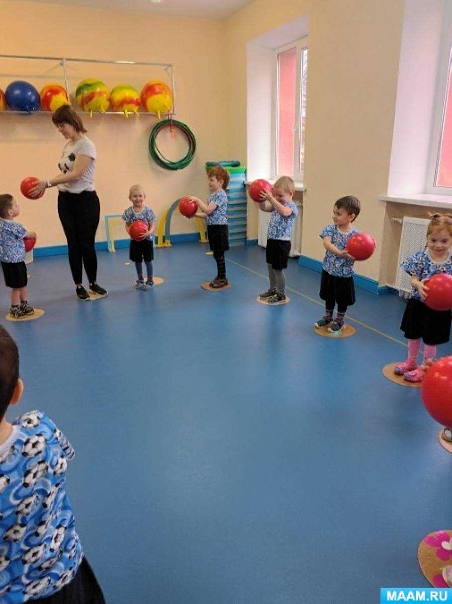 Футбол для детей 3-4 лет: развиваем двигательные навыки и игровую активность